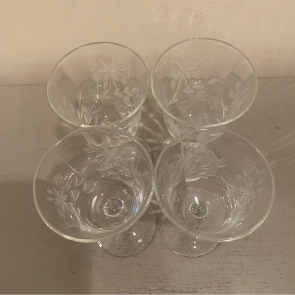 Four VTG Etched Floral Crystal Sherry Glasses - Picture 3 of 6